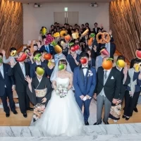 挙式会場で集合写真を撮りました。