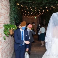 室内のフラワーガーデン。挙式会場と披露宴会場の間。