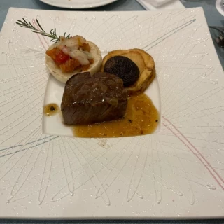 黒毛和牛フィレ肉。やわらかくておいしかった。
