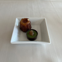 カヌレとチョコレートです。