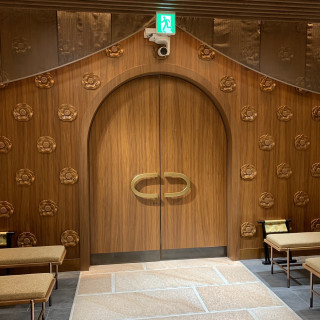 挙式会場の扉