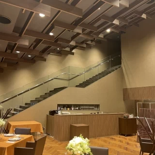 全体的に天井が高めの為、開放感があります