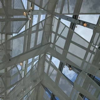 屋根　上空からも光が入ります