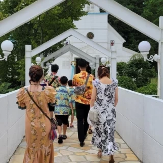 アロハシャツ、ムームーで素敵な統一感