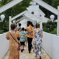 アロハシャツ、ムームーで素敵な統一感