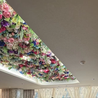 天井の花です