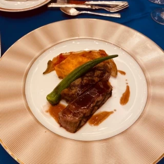 肉料理です