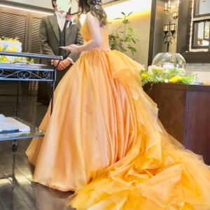 素敵なオレンジのドレス|634419さんのスタイリッシュウェディング ヴィーナスコート長野の写真(1583111)