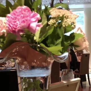 テーブル上のお花