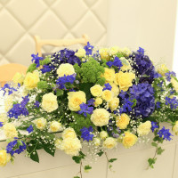 新郎新婦の席の装花
6月だったので紫陽花を取り入れた