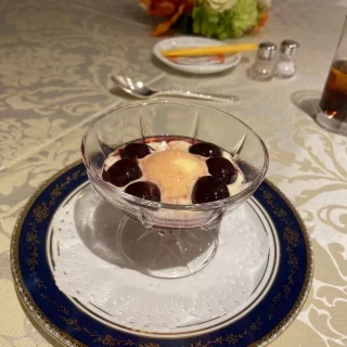 チェリーソースは目の前でフランベして作ってくれます。