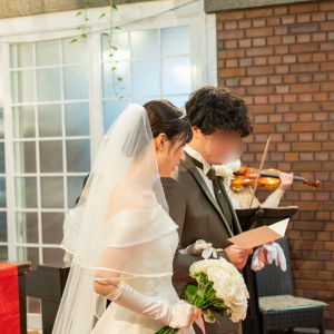 挙式会場にて、後ろにて生演奏|635036さんの神戸北野ホテルの写真(1866330)