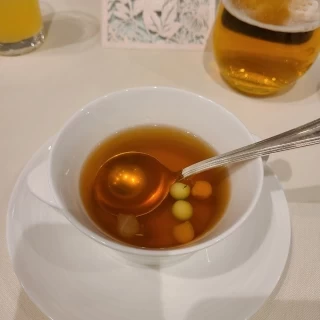 オリエンタルホテル伝統のダブルコンソメ
