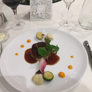 国産牛フィレ肉のロッシーニ風