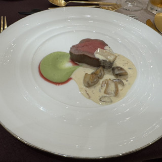 ソースの盛り付け方が工夫されていた