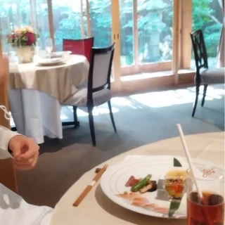 披露宴会場での食事