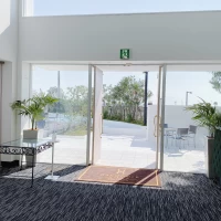 披露宴会場からガーデンに出れます。