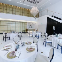 天井が高く奥行きがあり広く感じた。