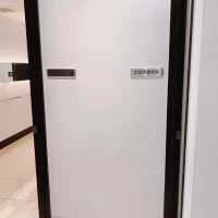 着替え室とトイレあり