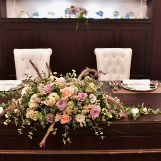 披露宴会場の新郎新婦の座席です。