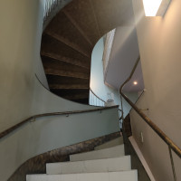 別館の螺旋階段