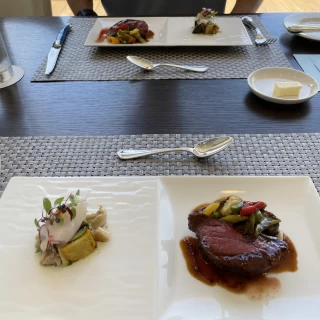 前菜も、お肉料理もとてもおいしかったです