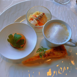試食はハーフコース。