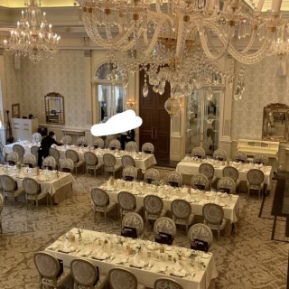 披露宴会場　中