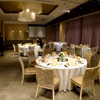 会場