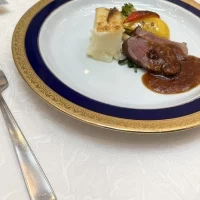 メインのお肉、ソースが美味しかったです