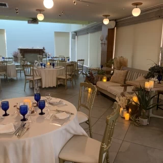 建物2階にある披露宴会場。