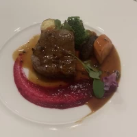 肉料理Dランク（最高ランク）、黒毛和牛フィレ肉のポワレ