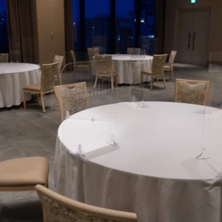 窓がある方の披露宴会場。披露宴後無理言って見せてもらいました