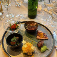 金目鯛と鯛のお造り、和牛生雲丹、明石蛸の旨煮、鱧の天麩羅など