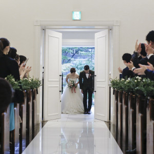 挙式会場全体像（入口方向）|636893さんの定禅寺ガーデンヒルズ迎賓館/FIVESTAR WEDDINGの写真(1632558)