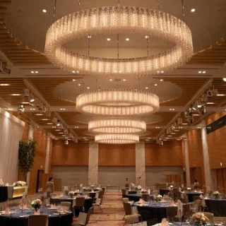 披露宴会場です
天井が高かったです