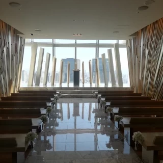 やや狭い