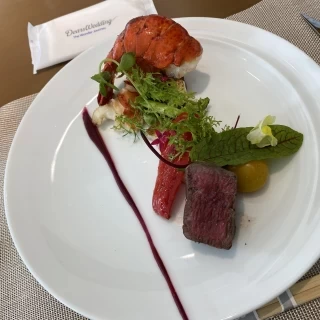 お肉もオマール海老もすごくおいしかった！