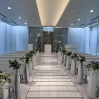 チャペルはサイドに水があり神秘的な雰囲気です