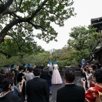 テラスでウエディングツリーのお披露目をしました。