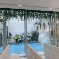 もともと水面に動きがあるので、雨の日も気にならないようです。
