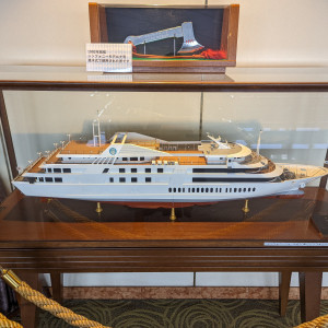 ロビーにある船の模型|638219さんのシンフォニークルーズウエディングの写真(1619585)
