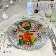 料理は大好評。こちらは妊婦さん