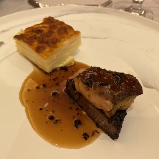 メインのお肉料理