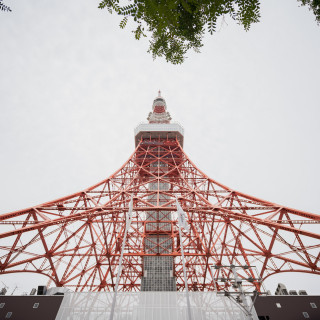 会場から外を見上げると東京タワーが。