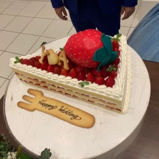 ケーキ入刀〜ファーストバイト