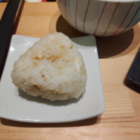 〆の白のごはん。鯛めしのおにぎりでした。