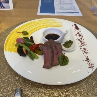 試食のお肉料理