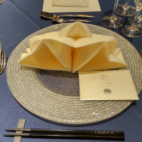 テーブルのお皿・ナフキン装飾