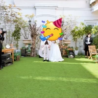 ガーデンでの新郎新婦です。
